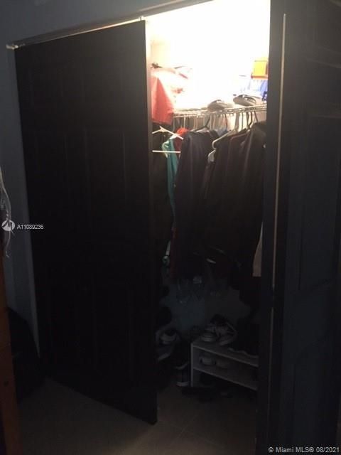 Recently Rented: $1,800 (2 beds, 2 baths, 982 Square Feet)