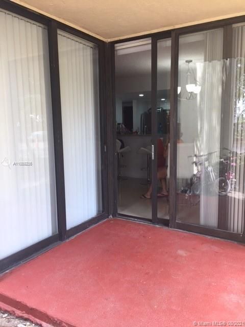 Recently Rented: $1,800 (2 beds, 2 baths, 982 Square Feet)