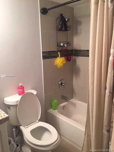 Recently Rented: $1,800 (2 beds, 2 baths, 982 Square Feet)