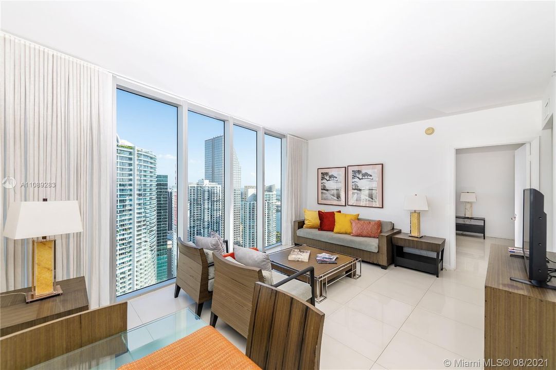 Recently Sold: $780,000 (2 beds, 2 baths, 1286 Square Feet)