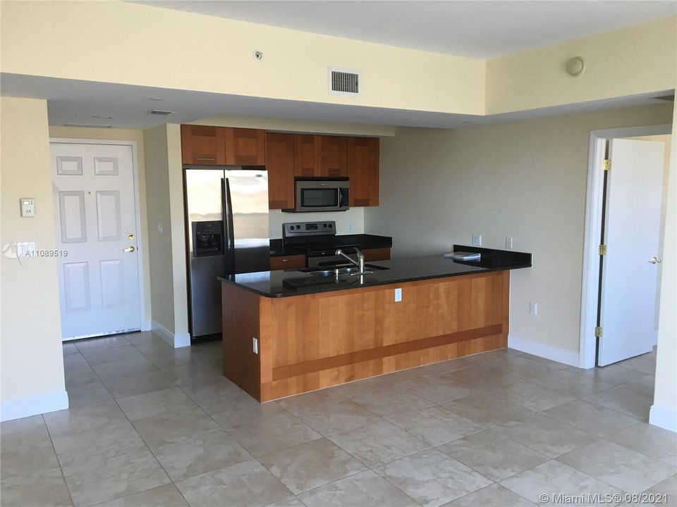 Recently Sold: $410,000 (2 beds, 2 baths, 970 Square Feet)