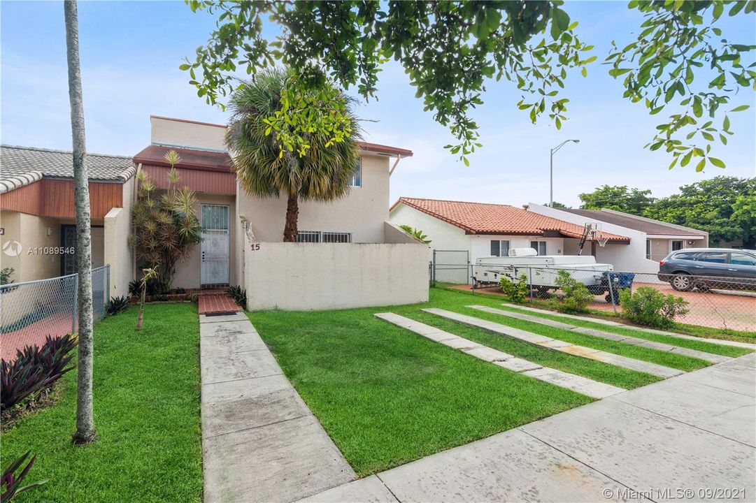 Recently Sold: $347,000 (3 beds, 2 baths, 1730 Square Feet)