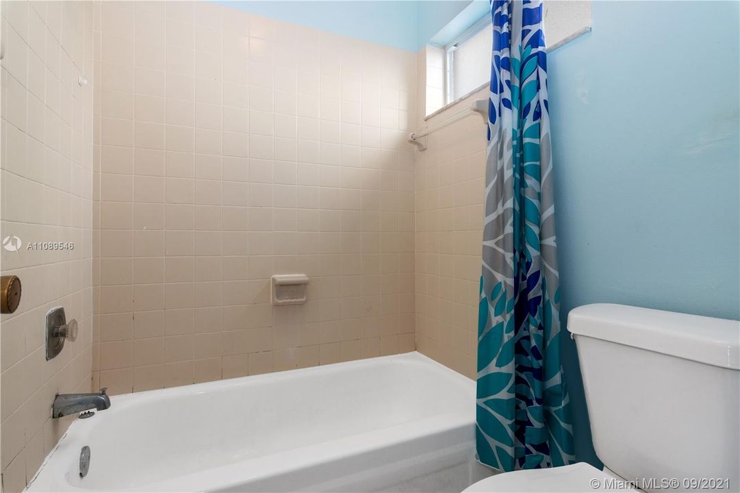 Недавно продано: $347,000 (3 спален, 2 ванн, 1730 Квадратных фут)