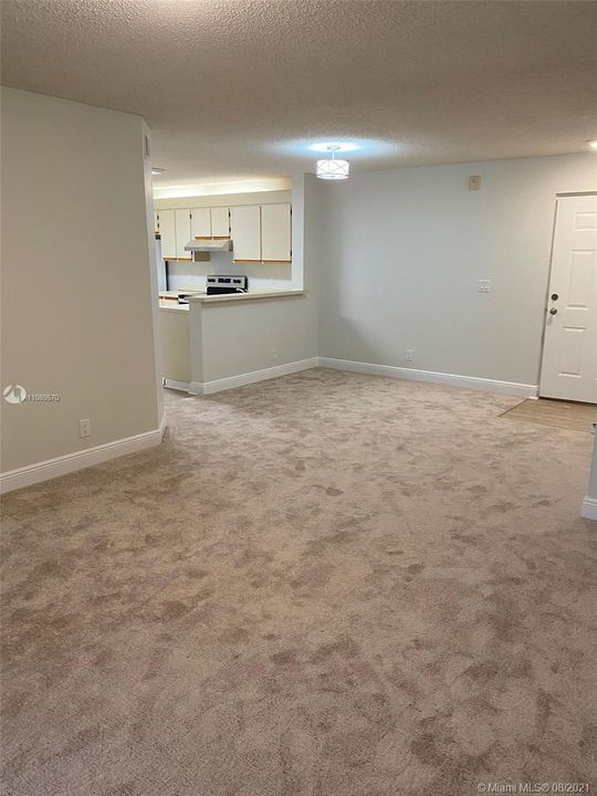 Recently Rented: $1,450 (1 beds, 1 baths, 784 Square Feet)