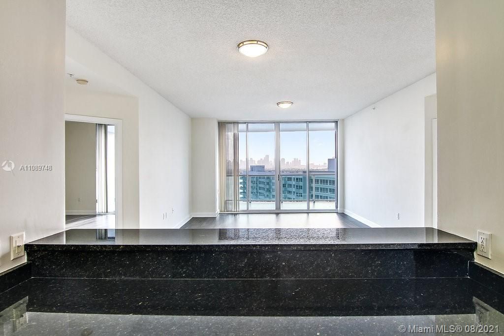 Recently Rented: $3,263 (2 beds, 2 baths, 1346 Square Feet)