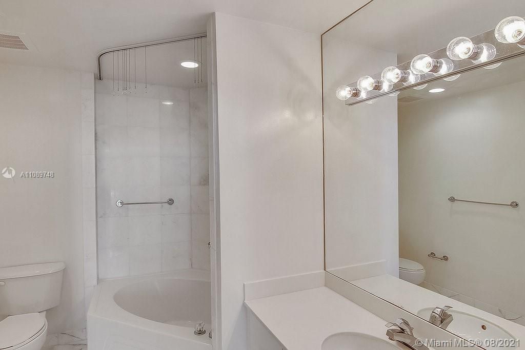 Recently Rented: $3,263 (2 beds, 2 baths, 1346 Square Feet)