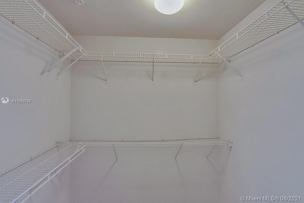 Recently Rented: $3,263 (2 beds, 2 baths, 1346 Square Feet)