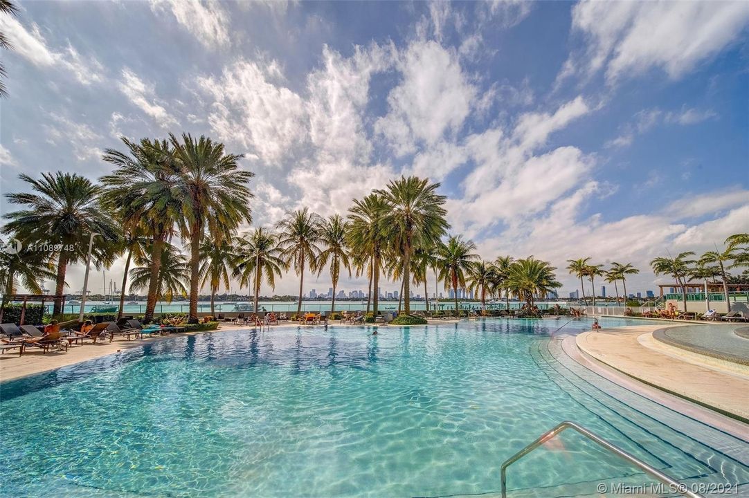 Recently Rented: $3,263 (2 beds, 2 baths, 1346 Square Feet)