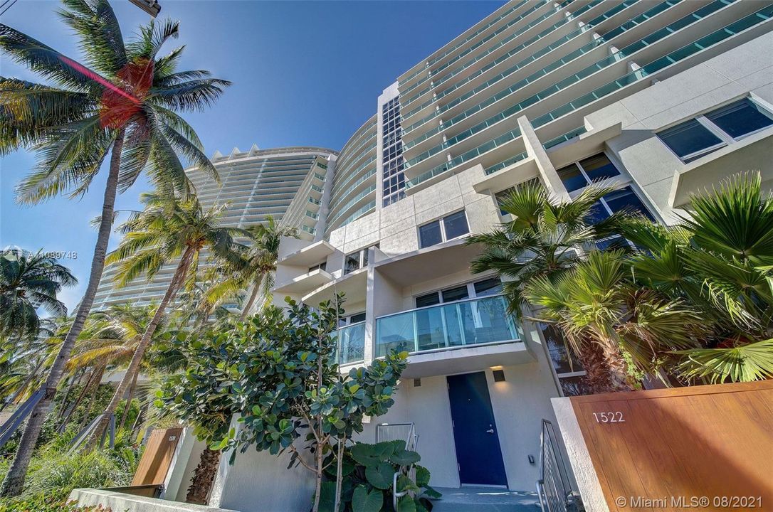 Recently Rented: $3,263 (2 beds, 2 baths, 1346 Square Feet)