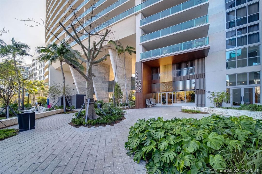 Recently Rented: $3,263 (2 beds, 2 baths, 1346 Square Feet)