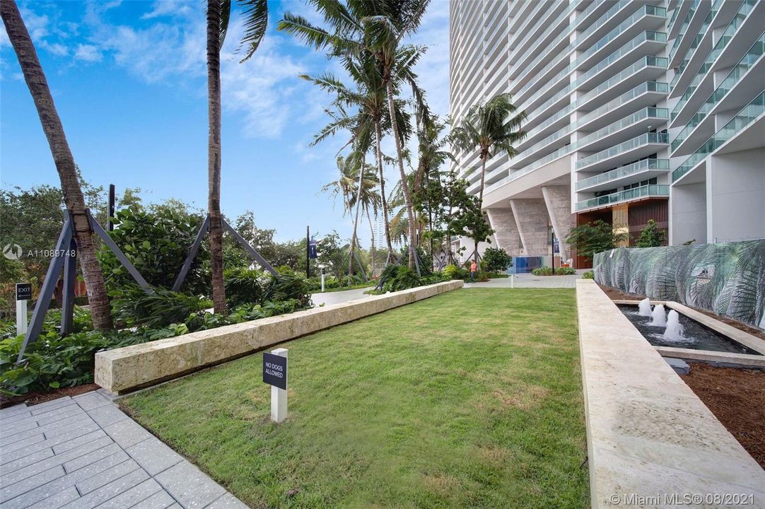 Recently Rented: $3,263 (2 beds, 2 baths, 1346 Square Feet)