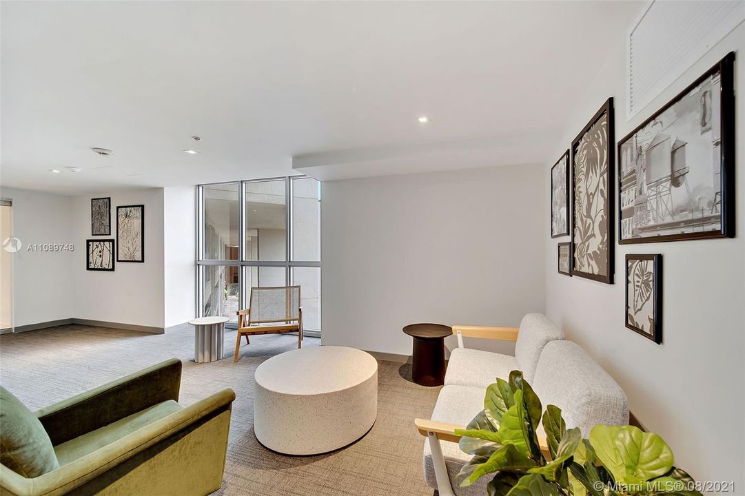 Recently Rented: $3,263 (2 beds, 2 baths, 1346 Square Feet)