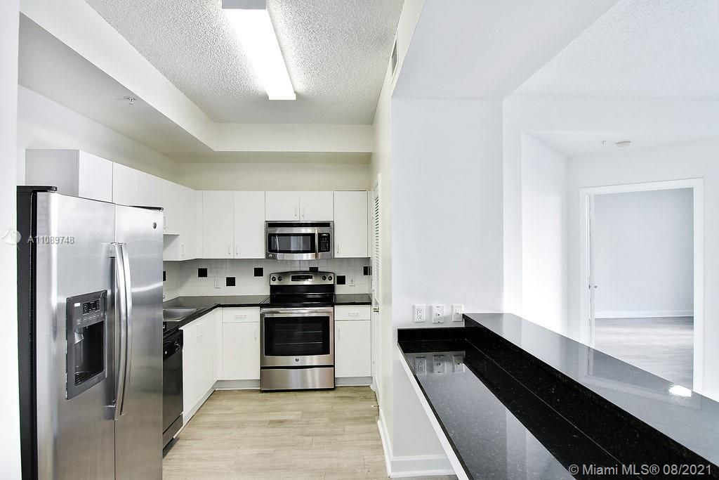 Recently Rented: $3,263 (2 beds, 2 baths, 1346 Square Feet)