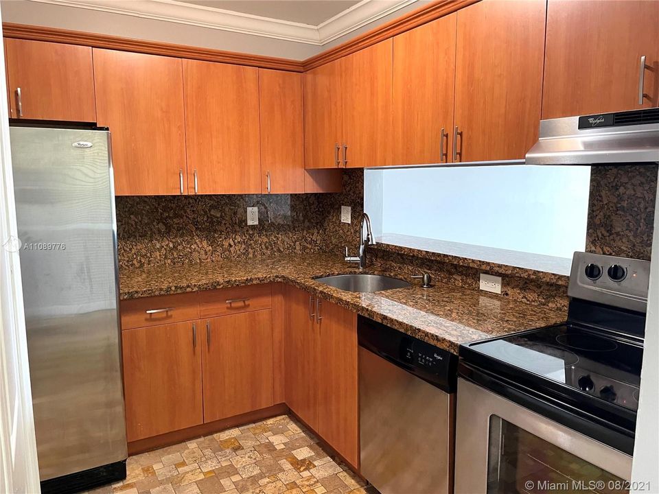 Recently Sold: $172,900 (1 beds, 1 baths, 770 Square Feet)