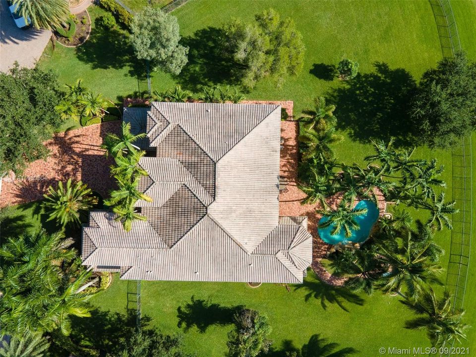 Recently Sold: $1,999,000 (5 beds, 5 baths, 5014 Square Feet)