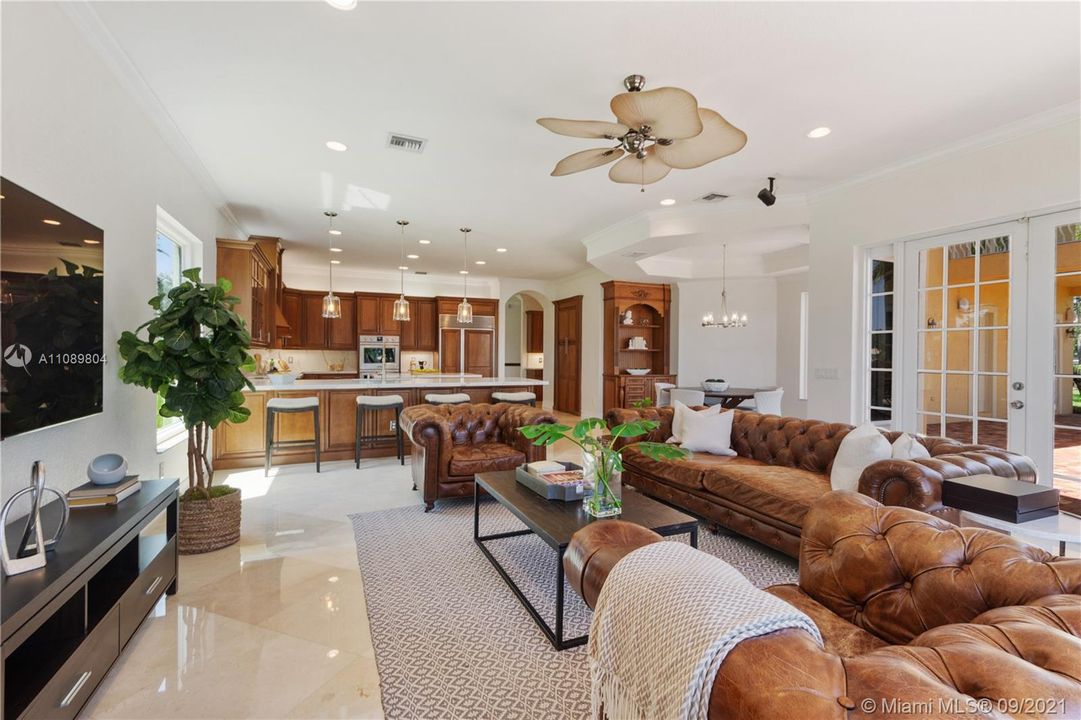 Recently Sold: $1,999,000 (5 beds, 5 baths, 5014 Square Feet)