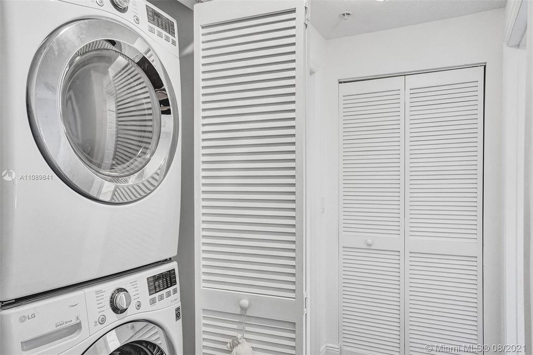 full size washer/dryer in the unit