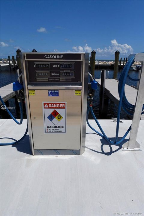 Vendido Recientemente: $799,000 (1,632 sqft)