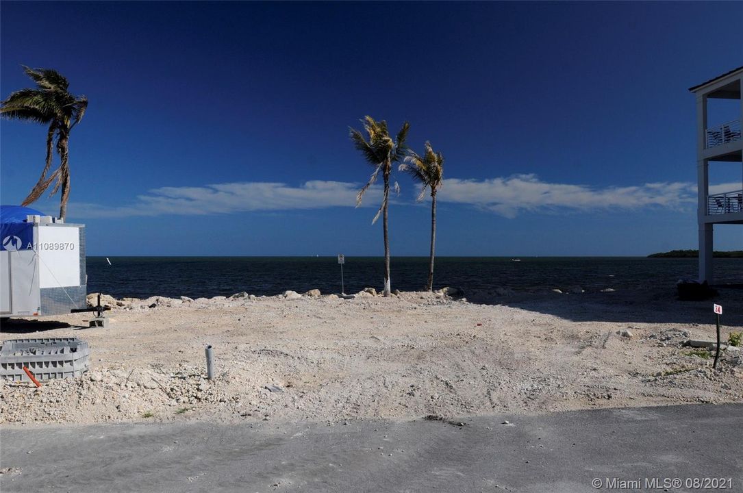 Vendido Recientemente: $799,000 (1,632 sqft)