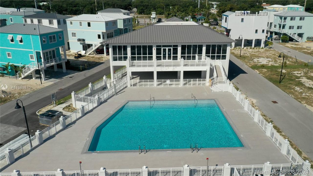 Vendido Recientemente: $799,000 (1,632 sqft)