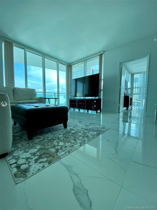 Recently Rented: $4,500 (2 beds, 2 baths, 1278 Square Feet)