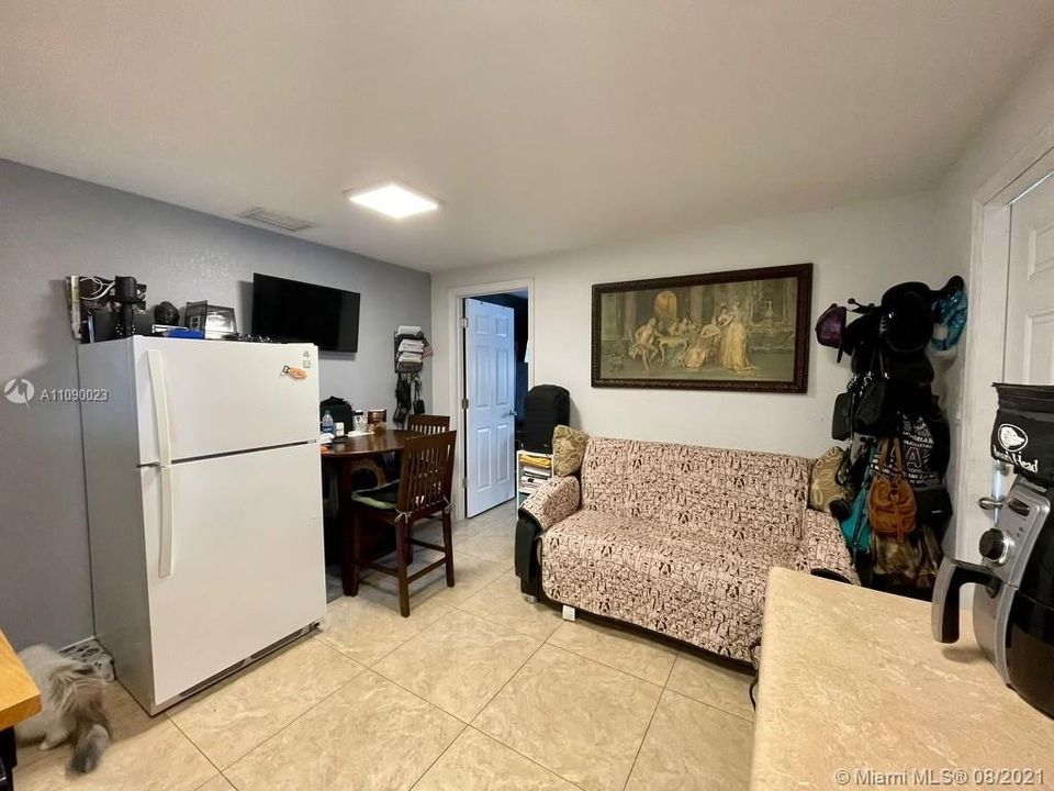 Recently Rented: $950 (1 beds, 1 baths, 0 Square Feet)