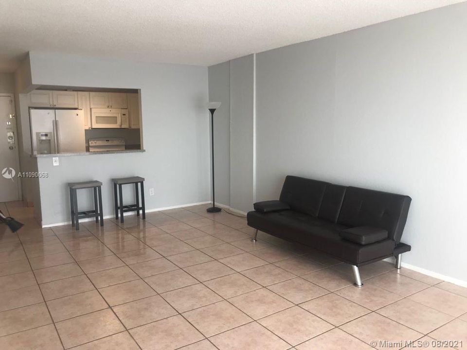 Recently Sold: $145,000 (1 beds, 1 baths, 750 Square Feet)