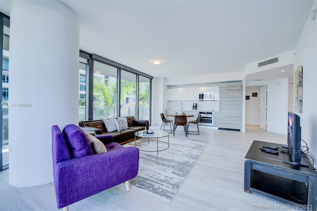 Recently Sold: $619,000 (2 beds, 2 baths, 1095 Square Feet)
