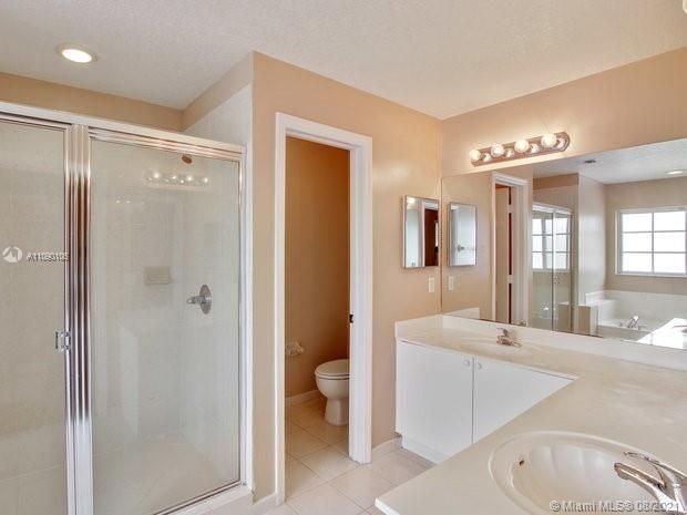 Недавно арендовано: $2,910 (4 спален, 3 ванн, 2365 Квадратных фут)