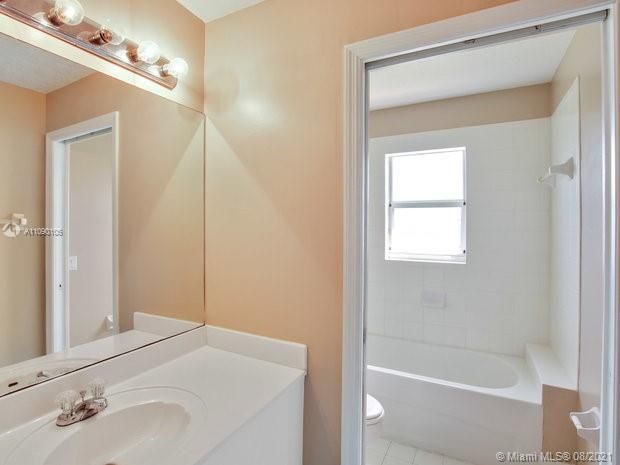 Недавно арендовано: $2,910 (4 спален, 3 ванн, 2365 Квадратных фут)