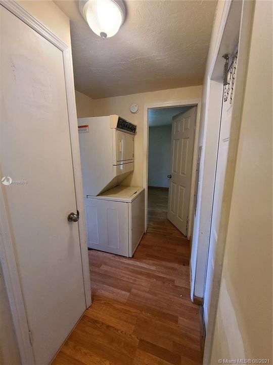 Recently Rented: $1,400 (2 beds, 1 baths, 775 Square Feet)