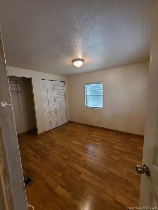 Recently Rented: $1,400 (2 beds, 1 baths, 775 Square Feet)