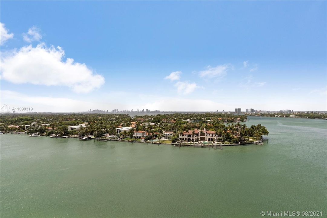 Recently Sold: $650,000 (2 beds, 2 baths, 942 Square Feet)