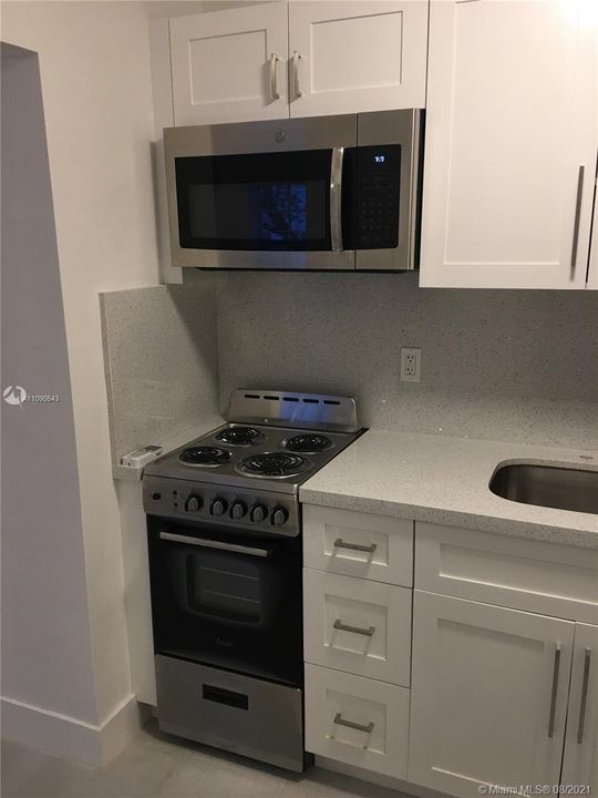 Недавно арендовано: $1,400 (0 спален, 1 ванн, 350 Квадратных фут)