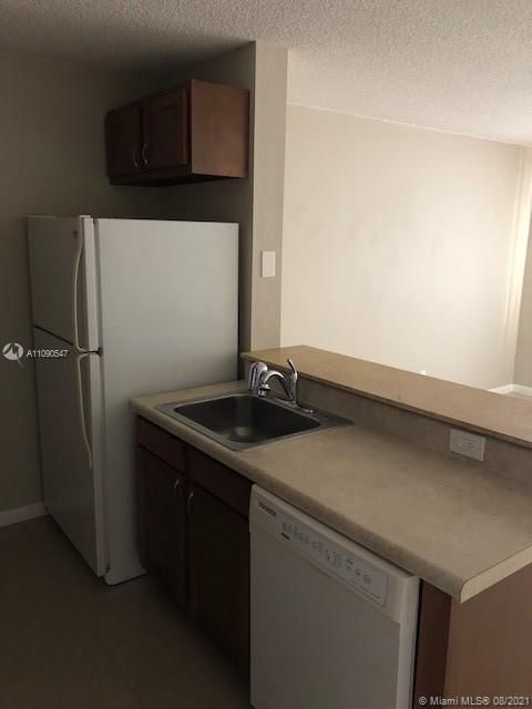 Recently Rented: $1,250 (1 beds, 1 baths, 704 Square Feet)