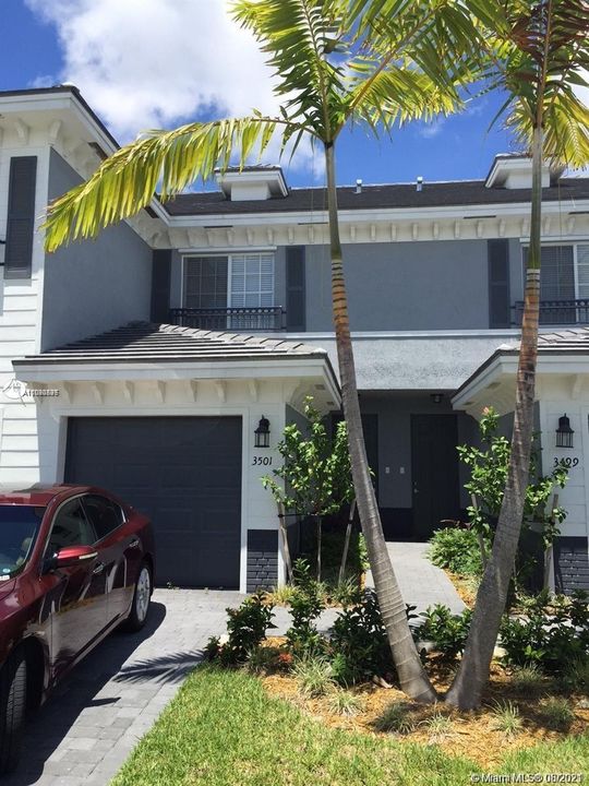 Recently Rented: $1,650 (2 beds, 2 baths, 1120 Square Feet)