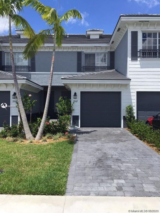 Recently Rented: $1,650 (2 beds, 2 baths, 1120 Square Feet)