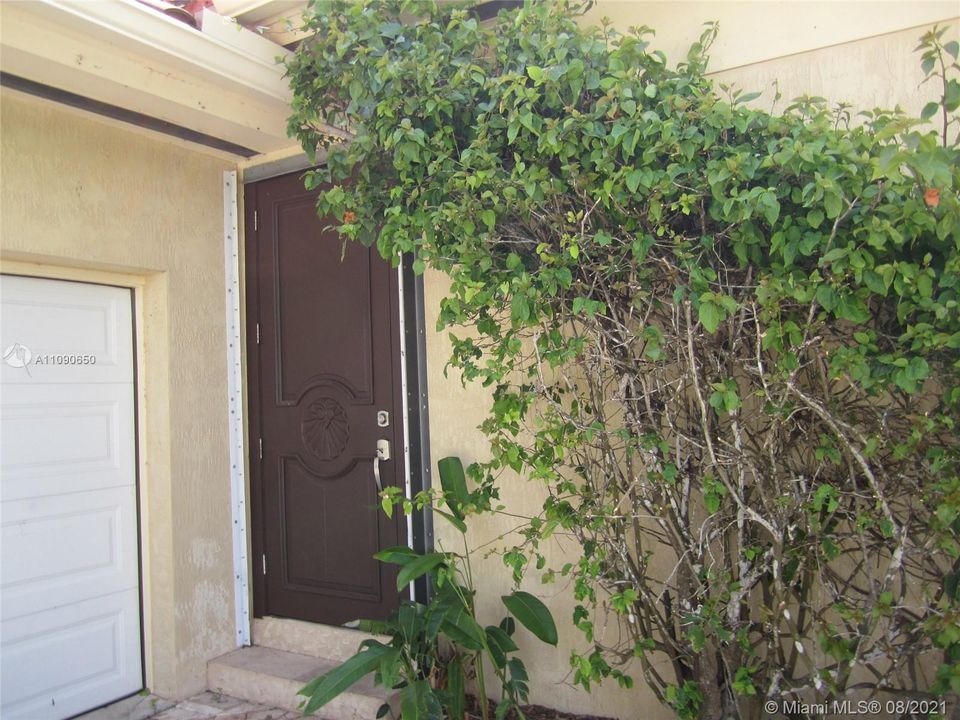 Recientemente alquilado: $1,300 (1 camas, 1 baños, 650 Pies cuadrados)