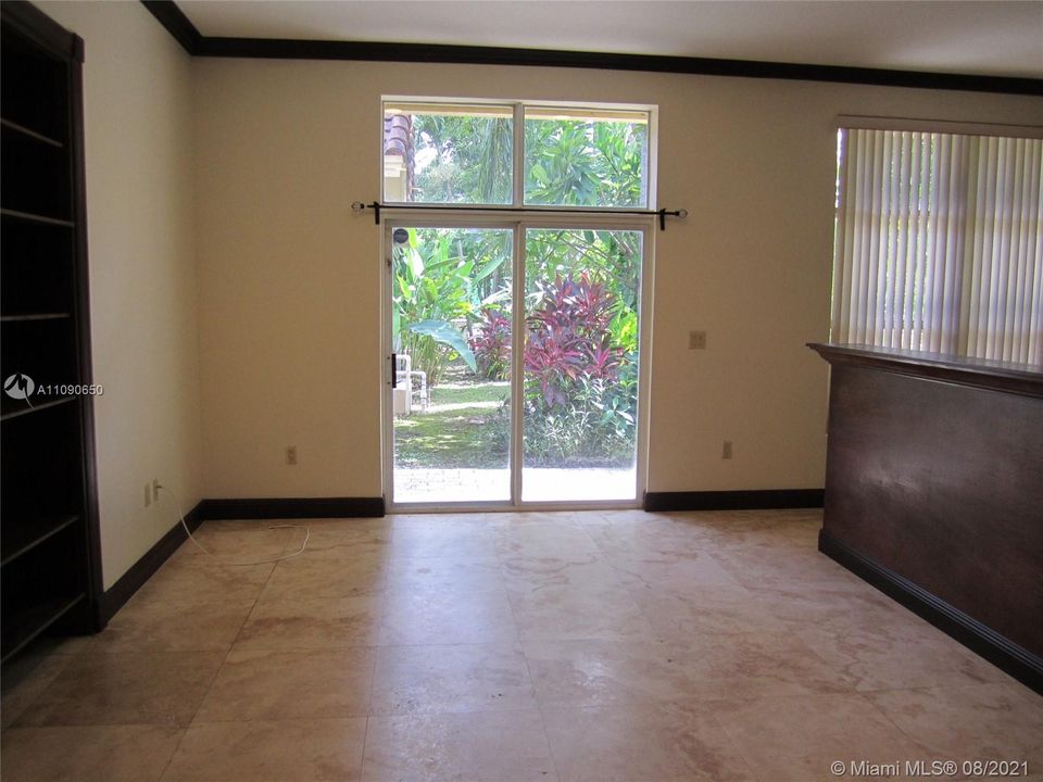 Recientemente alquilado: $1,300 (1 camas, 1 baños, 650 Pies cuadrados)