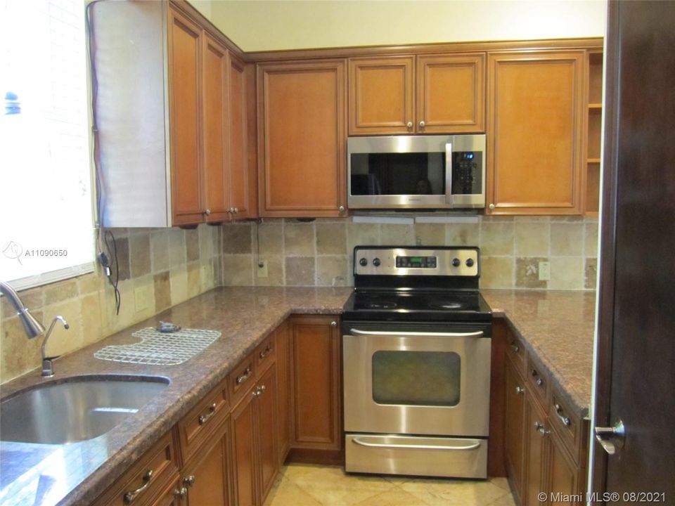 Recientemente alquilado: $1,300 (1 camas, 1 baños, 650 Pies cuadrados)