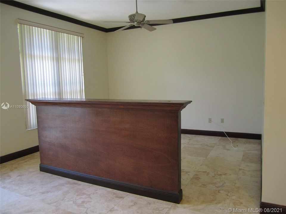 Recientemente alquilado: $1,300 (1 camas, 1 baños, 650 Pies cuadrados)