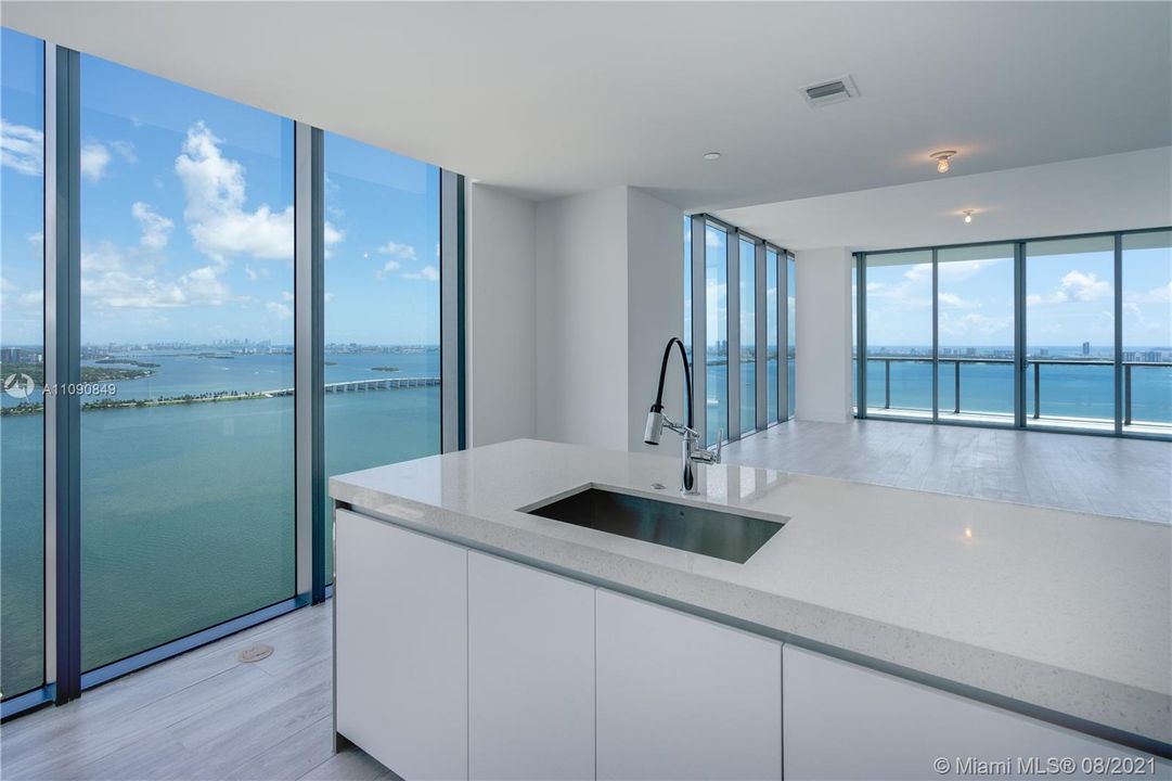 Recently Sold: $2,850,000 (3 beds, 3 baths, 2664 Square Feet)