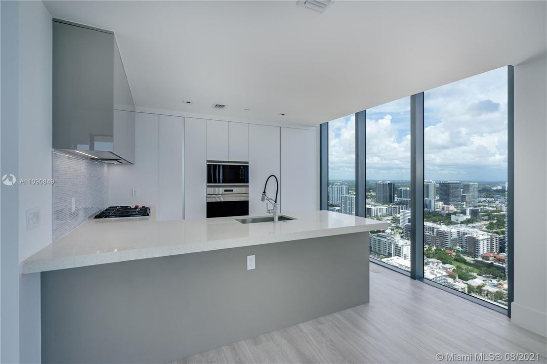 Recently Sold: $2,850,000 (3 beds, 3 baths, 2664 Square Feet)