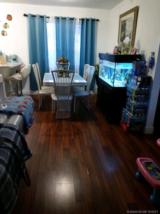 Vendido Recientemente: $599,900 (0 camas, 0 baños, 2011 Pies cuadrados)