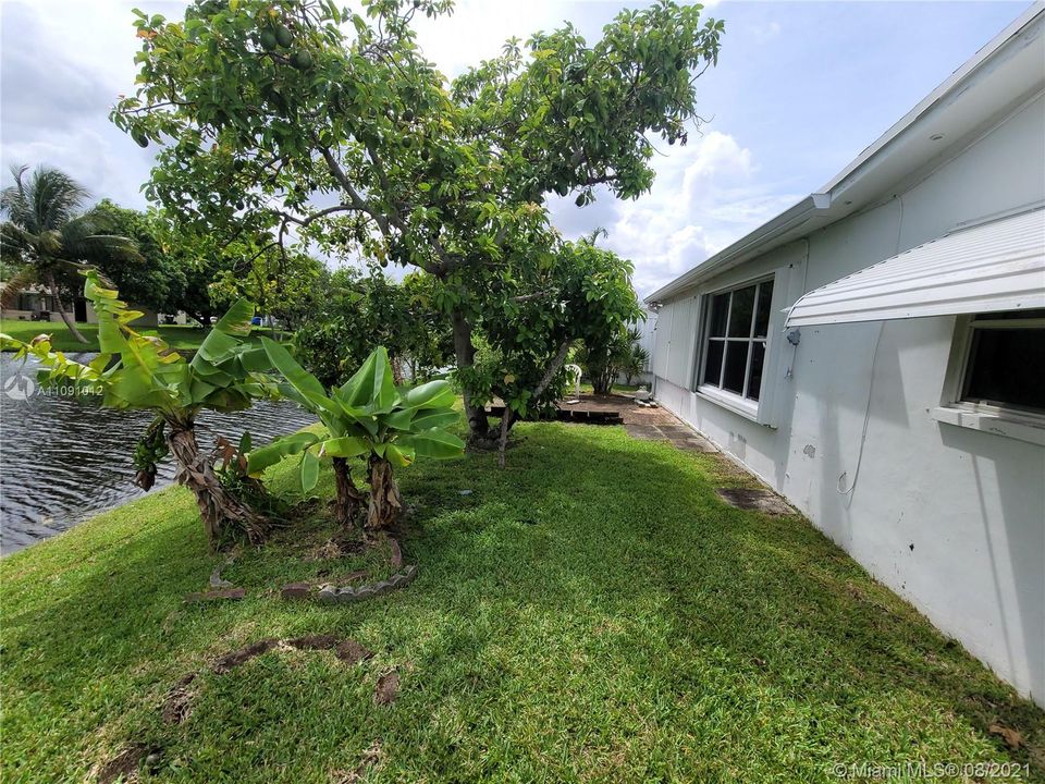 Недавно продано: $240,000 (3 спален, 2 ванн, 1592 Квадратных фут)