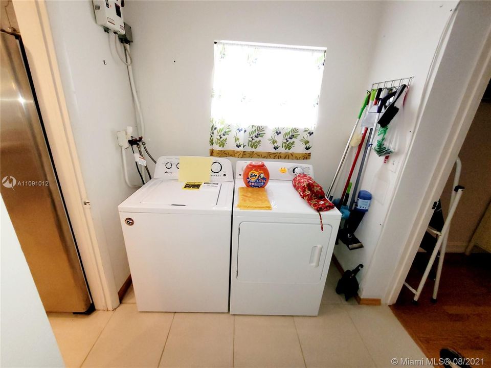 Недавно продано: $240,000 (3 спален, 2 ванн, 1592 Квадратных фут)