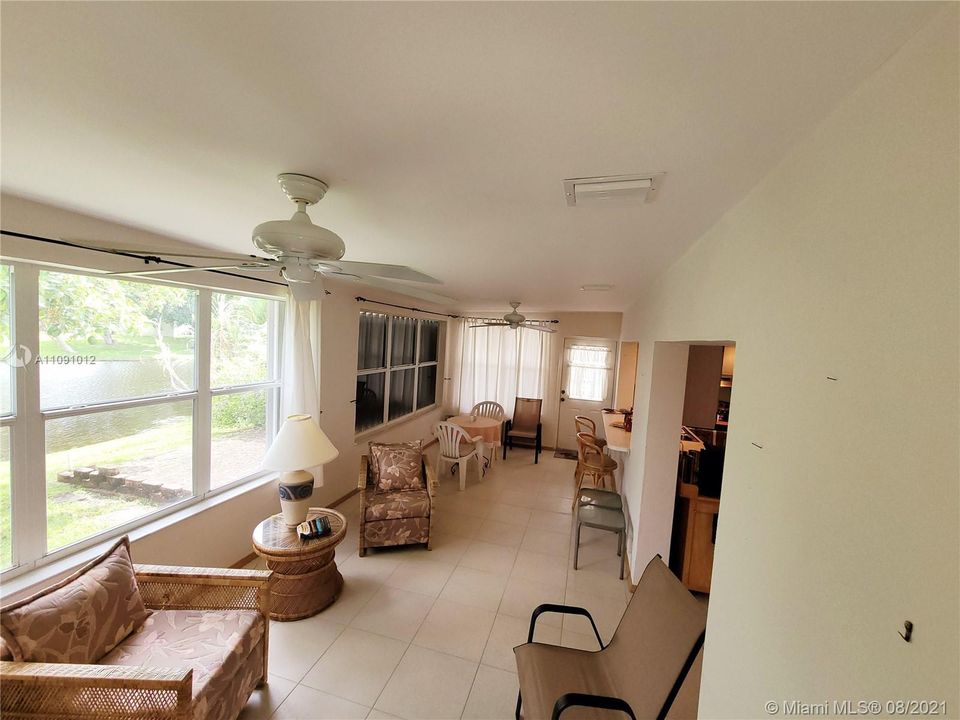 Недавно продано: $240,000 (3 спален, 2 ванн, 1592 Квадратных фут)