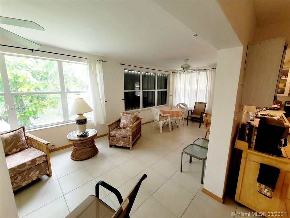 Недавно продано: $240,000 (3 спален, 2 ванн, 1592 Квадратных фут)