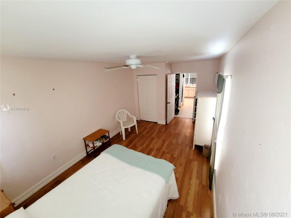 Недавно продано: $240,000 (3 спален, 2 ванн, 1592 Квадратных фут)