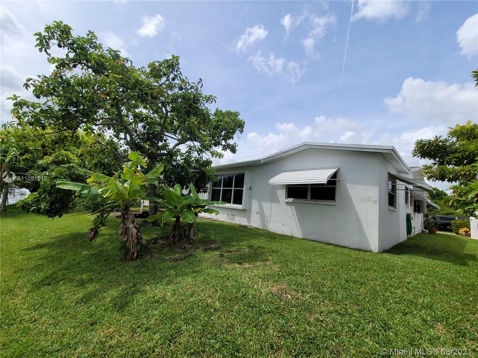 Недавно продано: $240,000 (3 спален, 2 ванн, 1592 Квадратных фут)